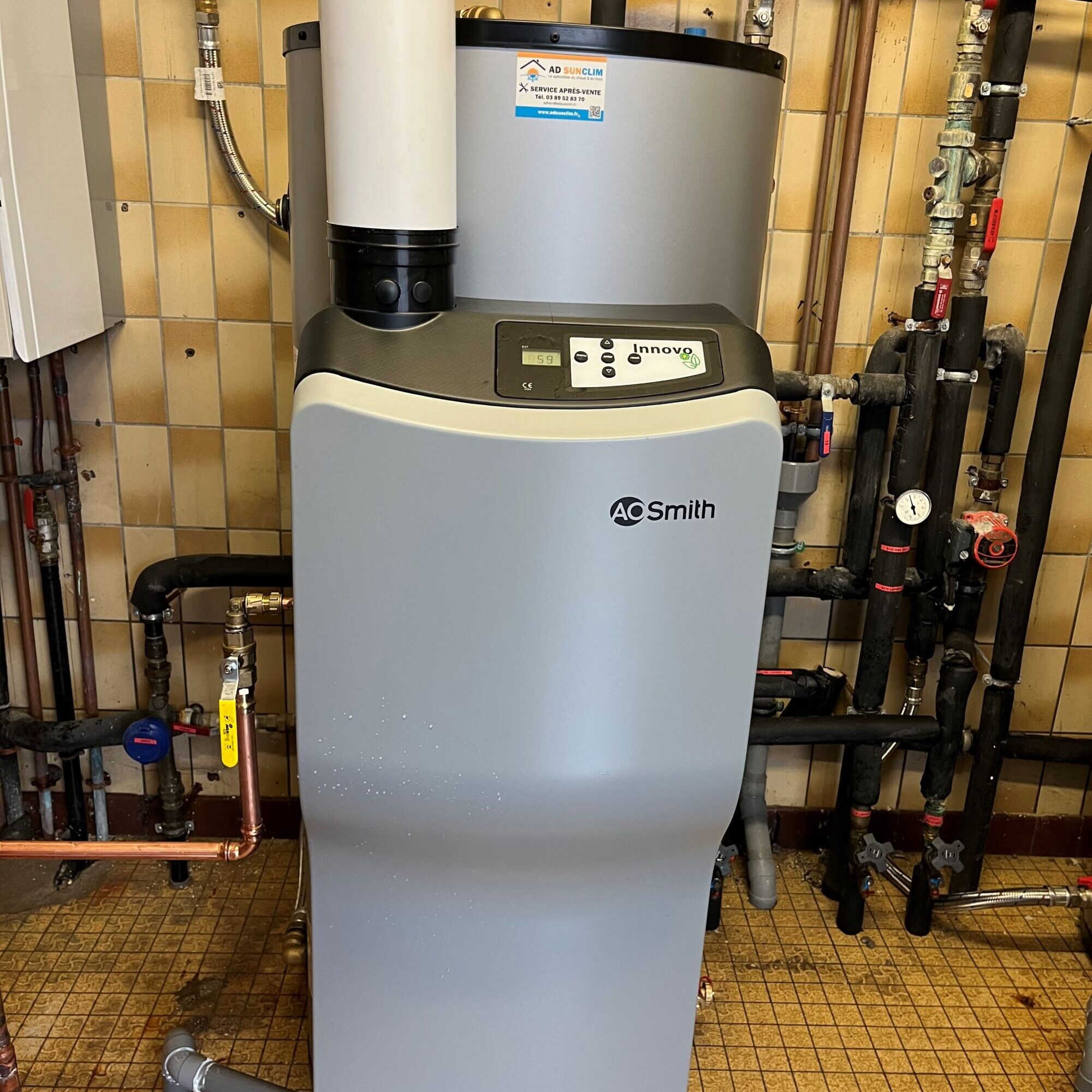 CHAUFFE EAU 2000X2000 | AD Sunclim Installation de chauffe-eaux AO SMITH chez un client professionnel à Mulhouse Illzach